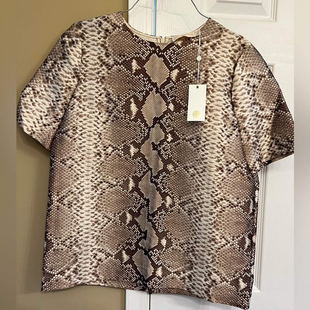 Tory Burch blouse, NWT, Size 6, perfect. silk/wool blend, snake skin print
